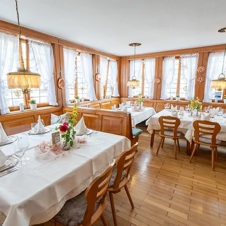 - Restaurant Traube * Neuffen