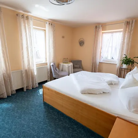 Hotel - Restaurant Traube *