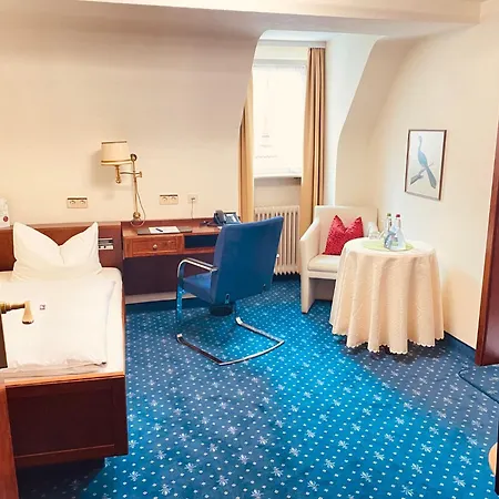 - Restaurant Traube Hotel *
