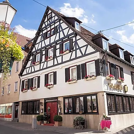- Restaurant Traube 酒店 *